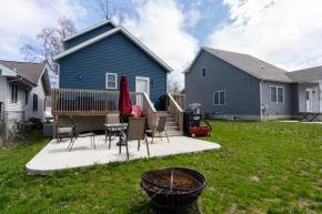 Blue Haven Lake House - pet friendly- Close to beach and downtown South Haven